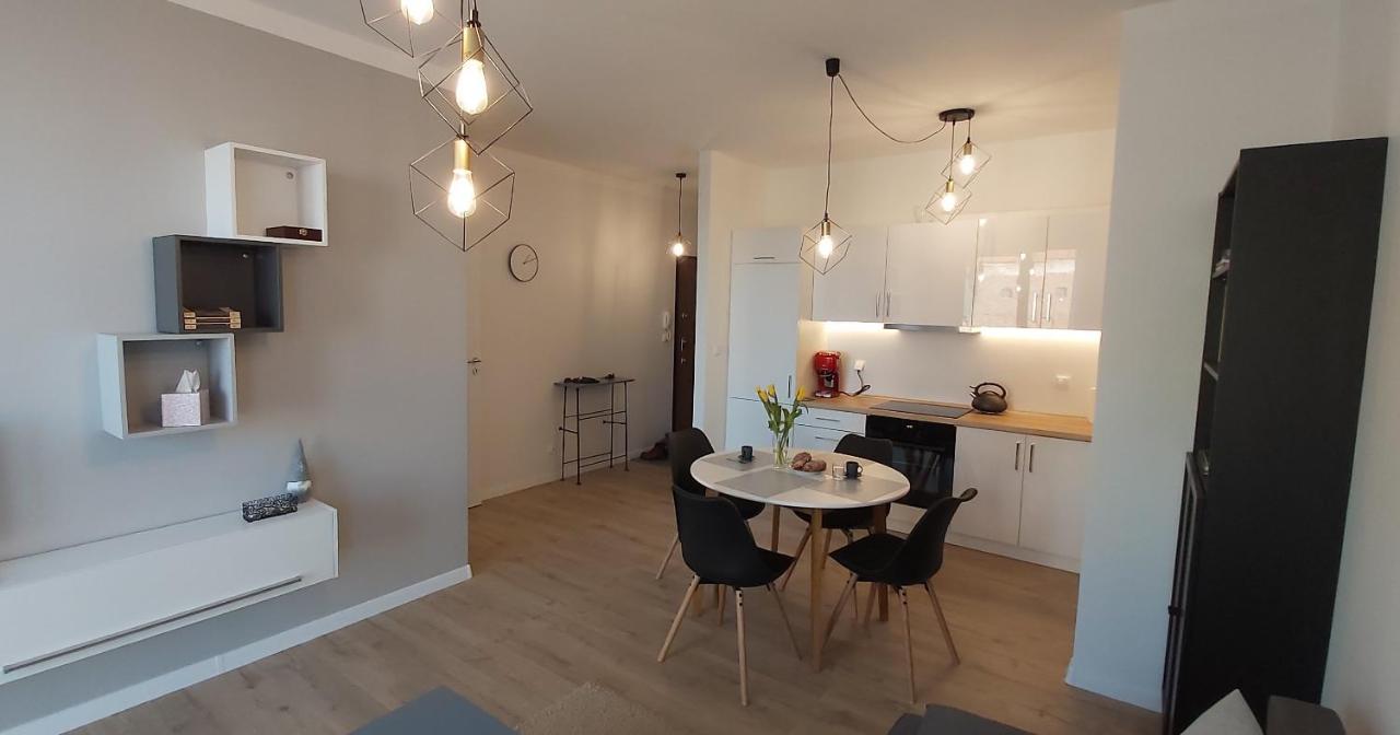 Central Apartments Ogrody 1 & Parking 格但斯克 外观 照片