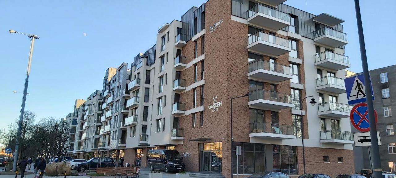Central Apartments Ogrody 1 & Parking 格但斯克 外观 照片